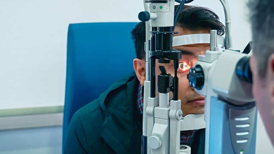 כך ניתוח קטרקט יכול לתת מענה לבעיות עיניים מרובות